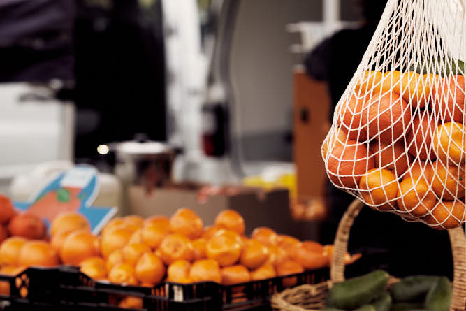 Photography Portfolio by P-O-L-O: Caulfield-Farmers-Market-The-Orange-Lady-