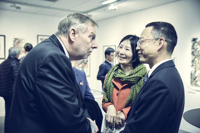 Photography Portfolio by P-O-L-O: Deakin-Uni-Manchester-to-Melbourne-China-Consul-General-Long-Zhou-with-attendants-